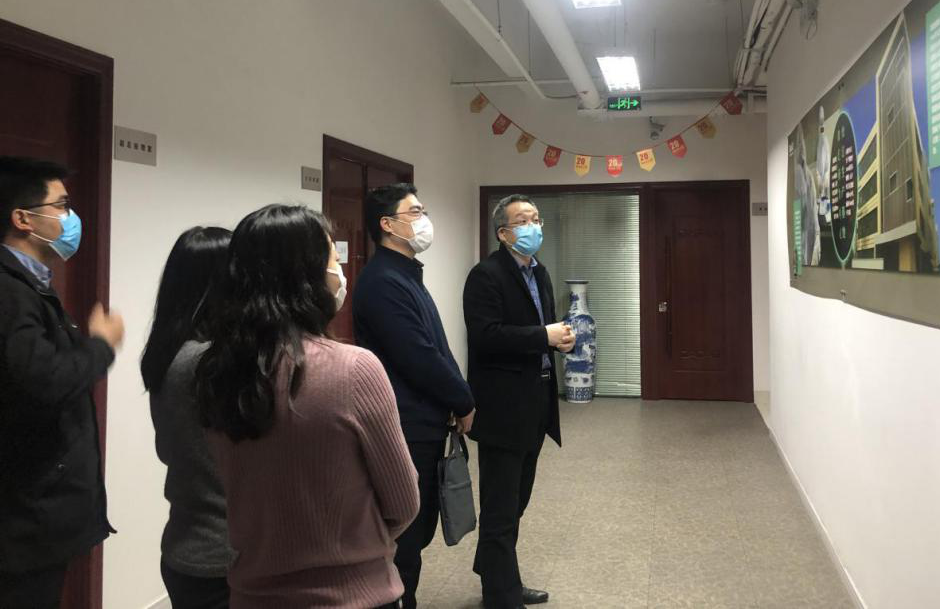 上海市市(shi)委組織部到百傲調(diao)研黨建咊抗疫工(gong)作